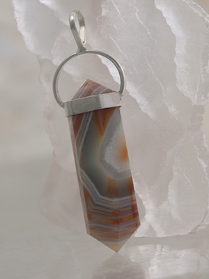 Agate Pendant in Sterling Silver
